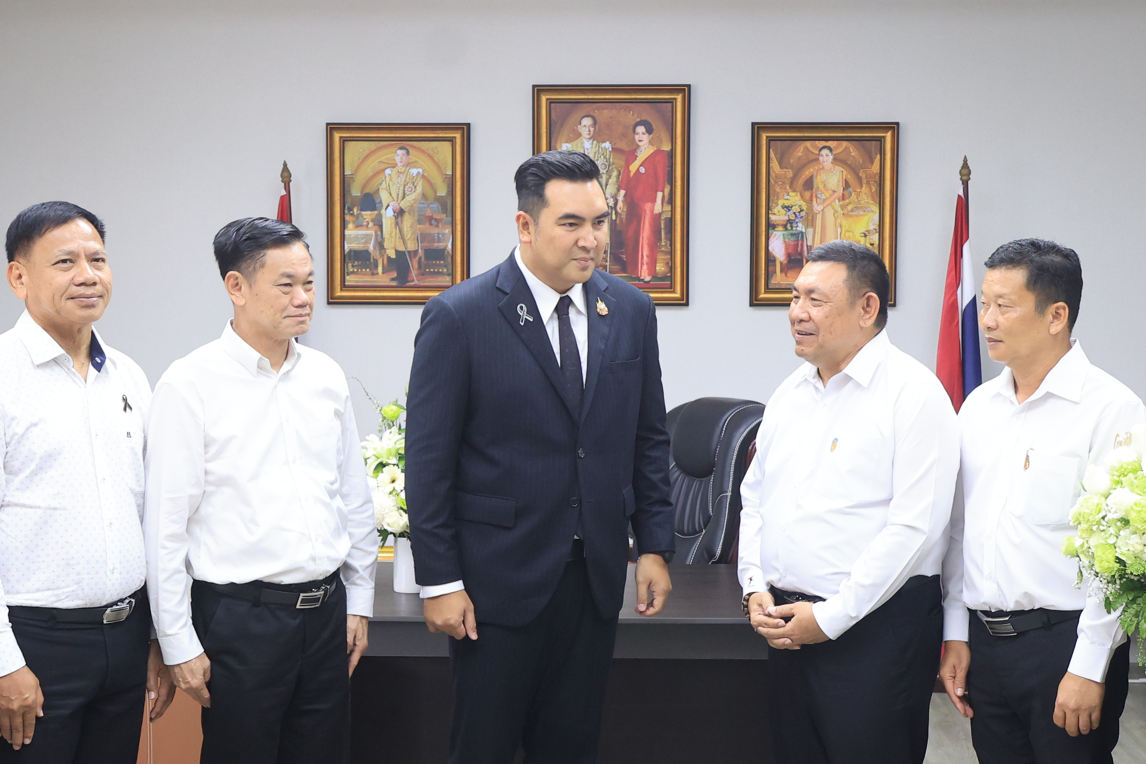 title - คณะผู้บริหาร ส.ป.ก. ร่วมแสดงความยินดีในโอกาสเข้ารับตำแหน่งของรัฐมนตรีว่าการกระทรวงเกษตรและสหกรณ์ และรัฐมนตรีช่วยว่าการกระทรวงเกษตรและสหกรณ์ 